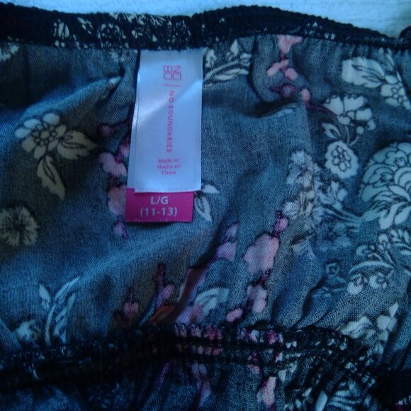 No Boundaries Women's Black Dress with Red Floral Design (Size Large) Midi - Picture 5 of 7